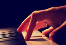 曼联主教练带领球队成功踢欧国联比赛