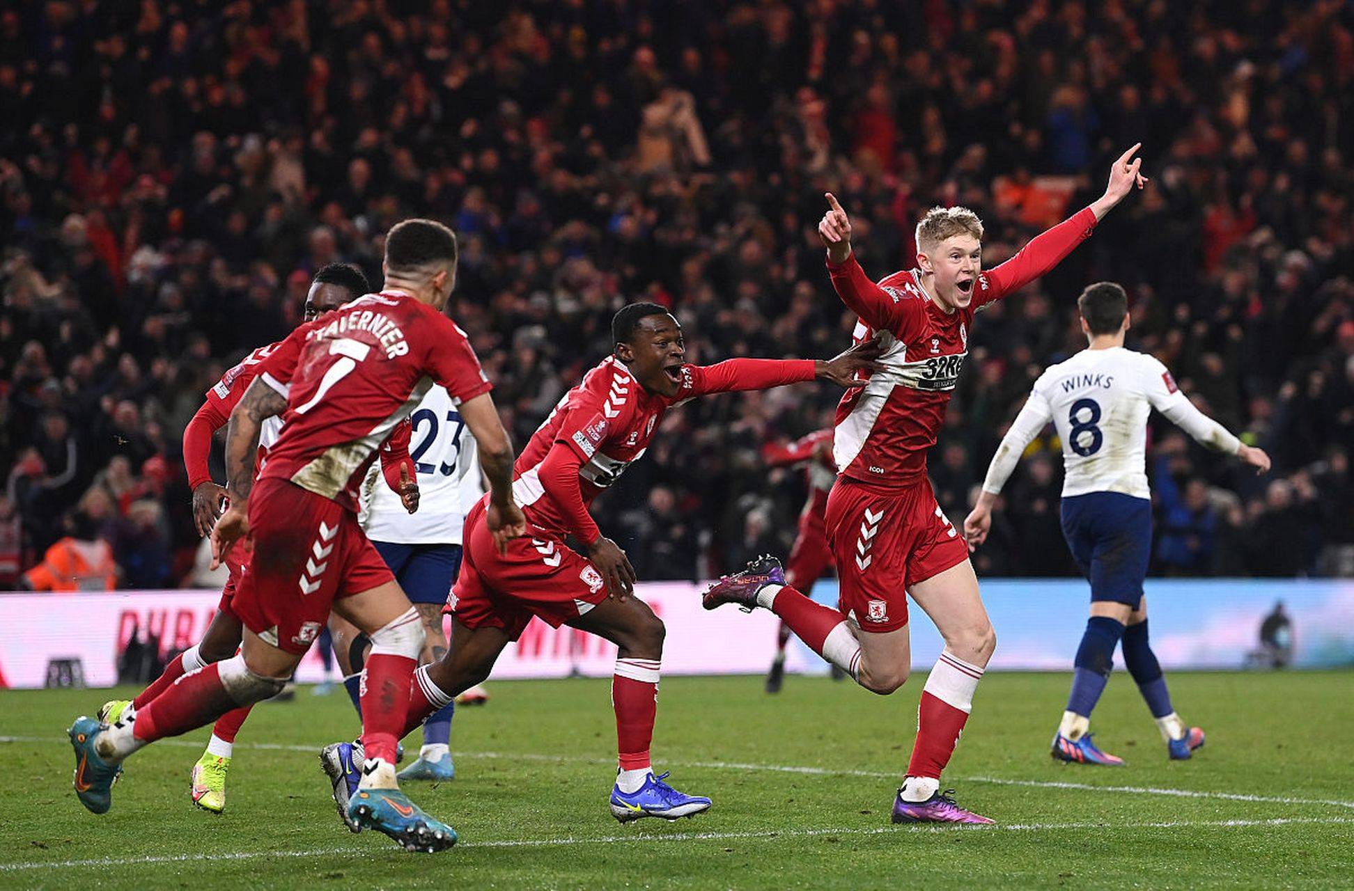 欧联杯决赛：切尔西与阿森纳上演伦敦德比对决