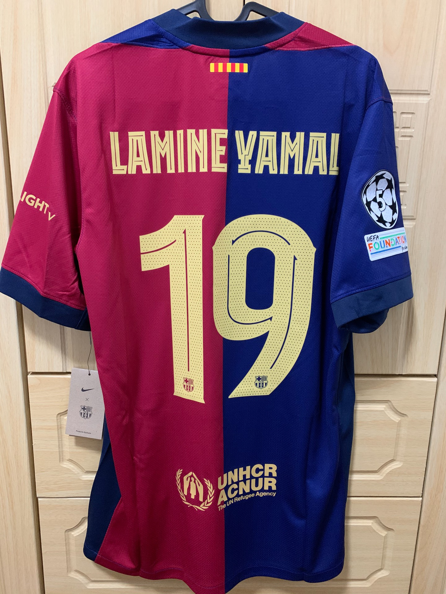 三亿体育体育vip注册-巴塞罗那俱乐部将在明年推出全新球衣设计和LOGO更新计划