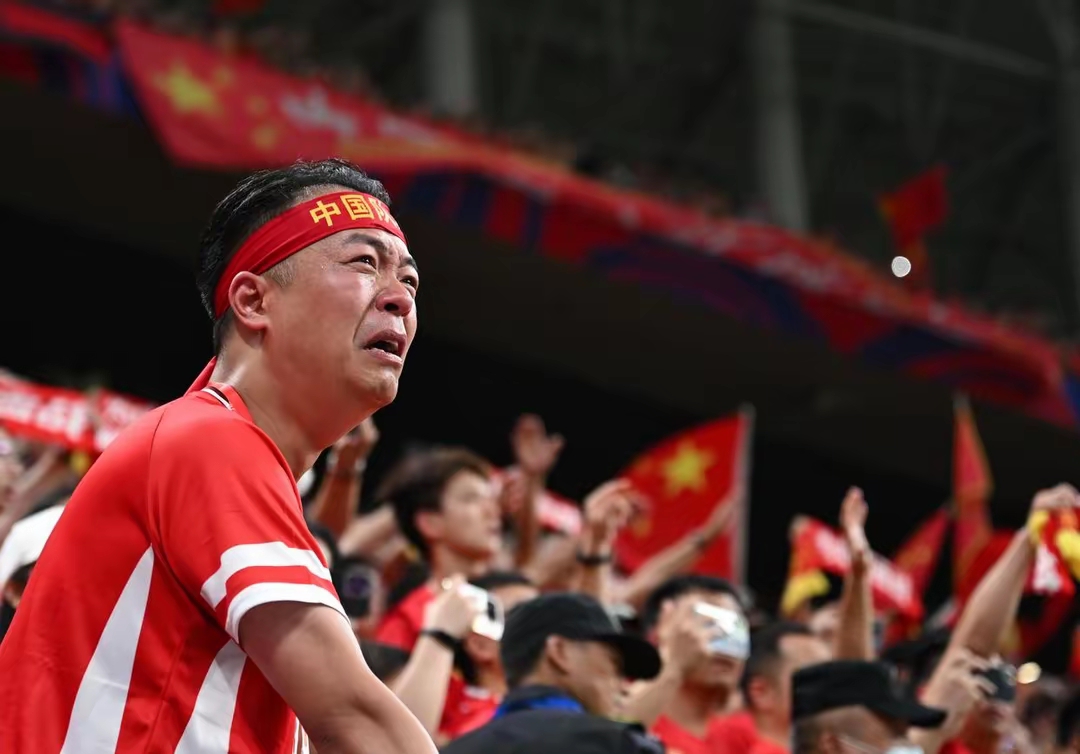 三亿体育体育app-足球比赛席卷全国，球迷热情高涨