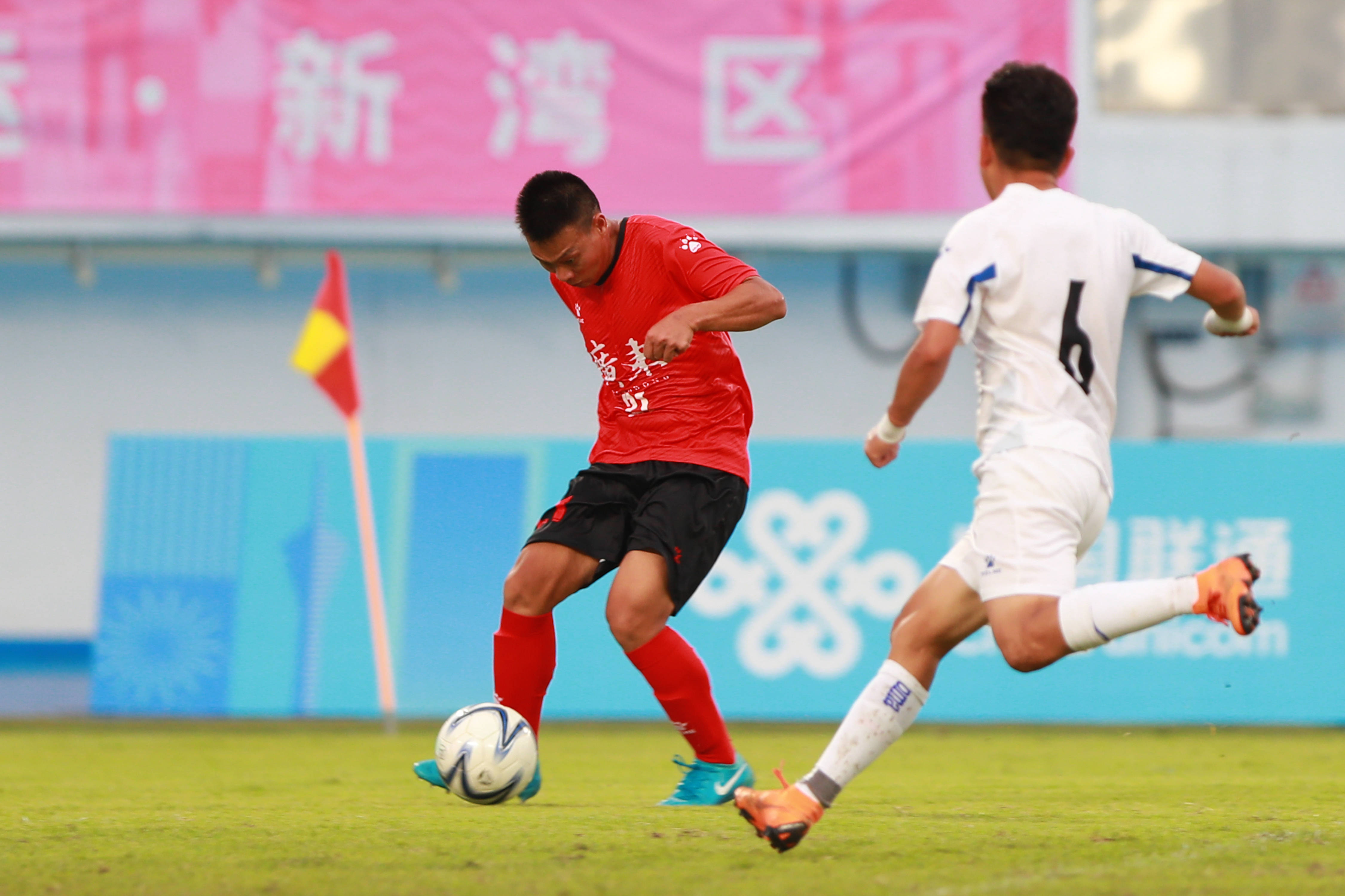 三亿体育体育教练-包含赛季首场决战告捷，广东队豪取连胜的词条