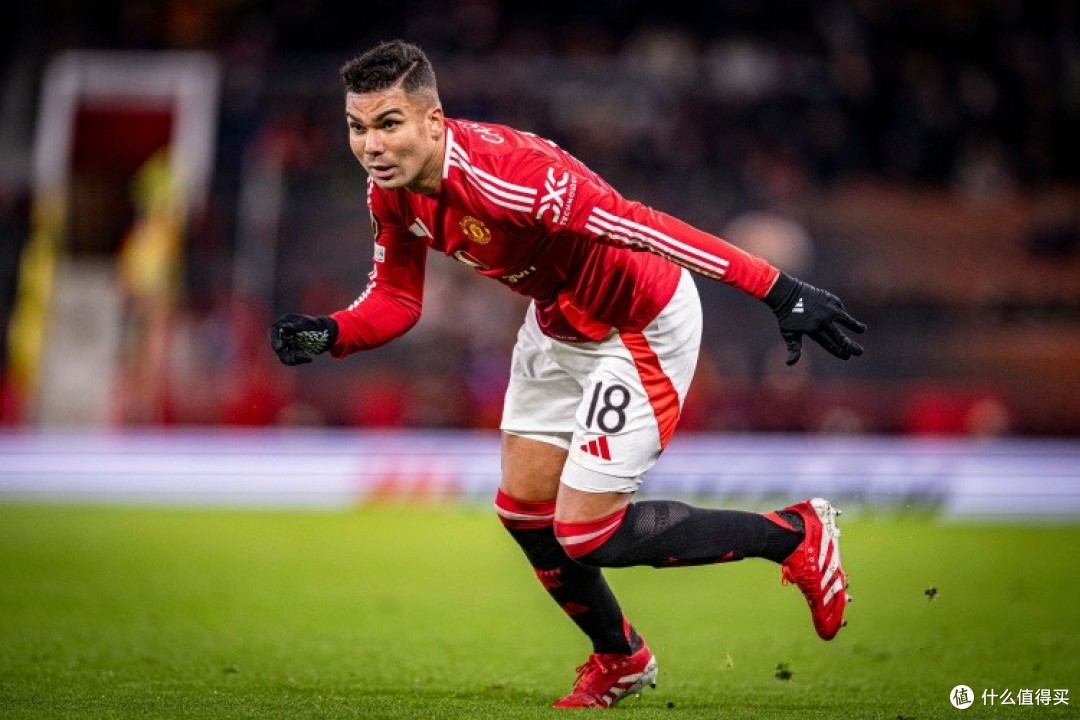 三亿体育体育app-曼联客场大败，球员表现低迷