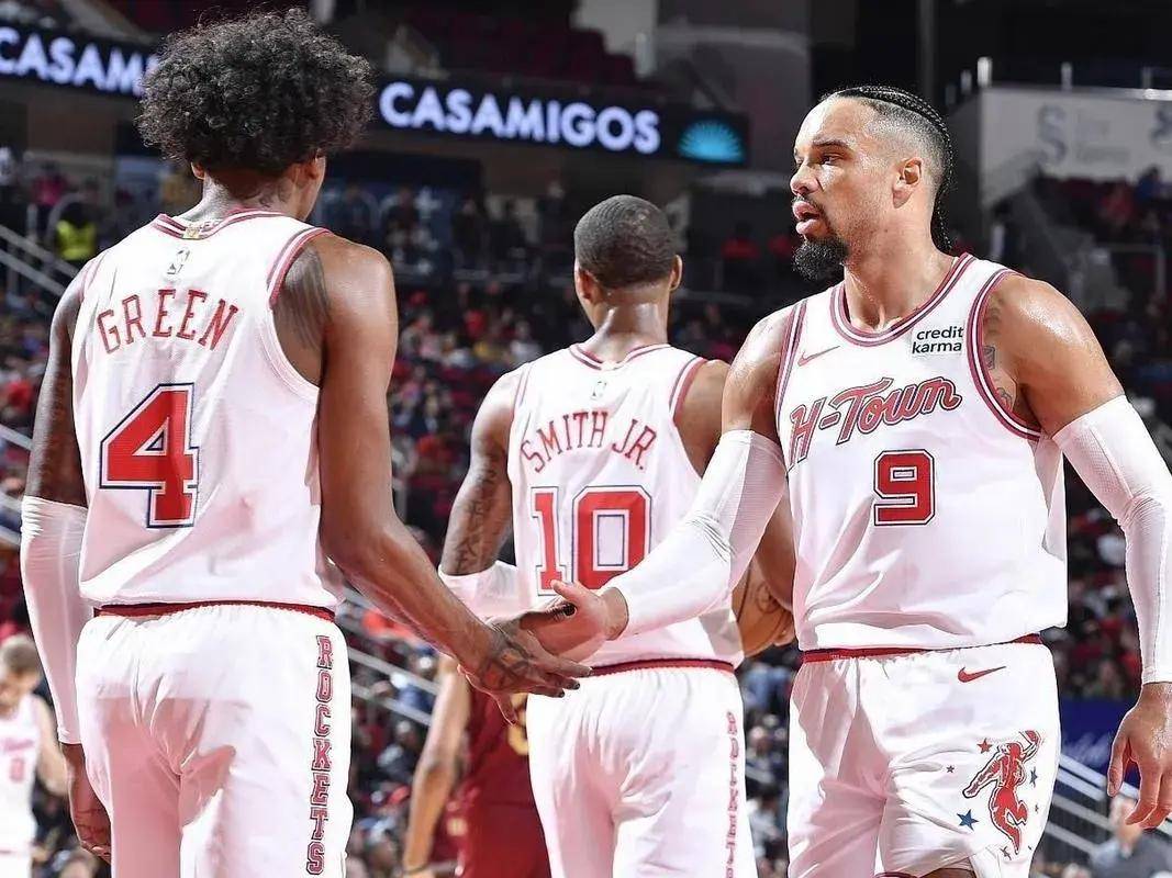 火箭胜尼克斯，取得六连胜