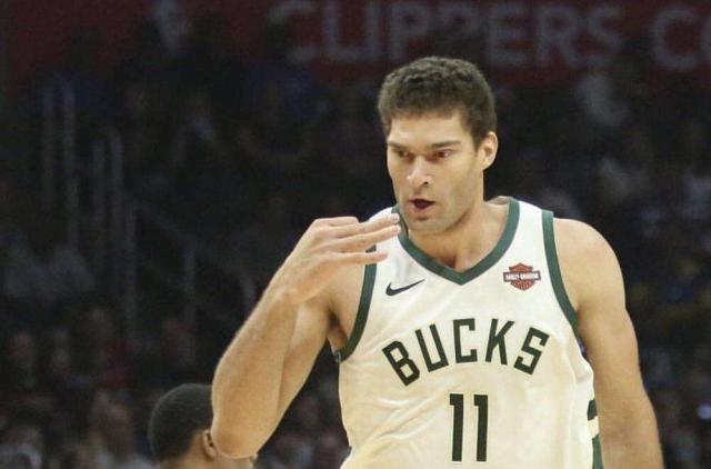 三亿体育体育app-关于雄鹿中锋：比赛中需保持冷静的信息