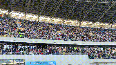 三亿体育体育平台-球场上的精彩瞬间引发无数观众热烈欢呼的简单介绍