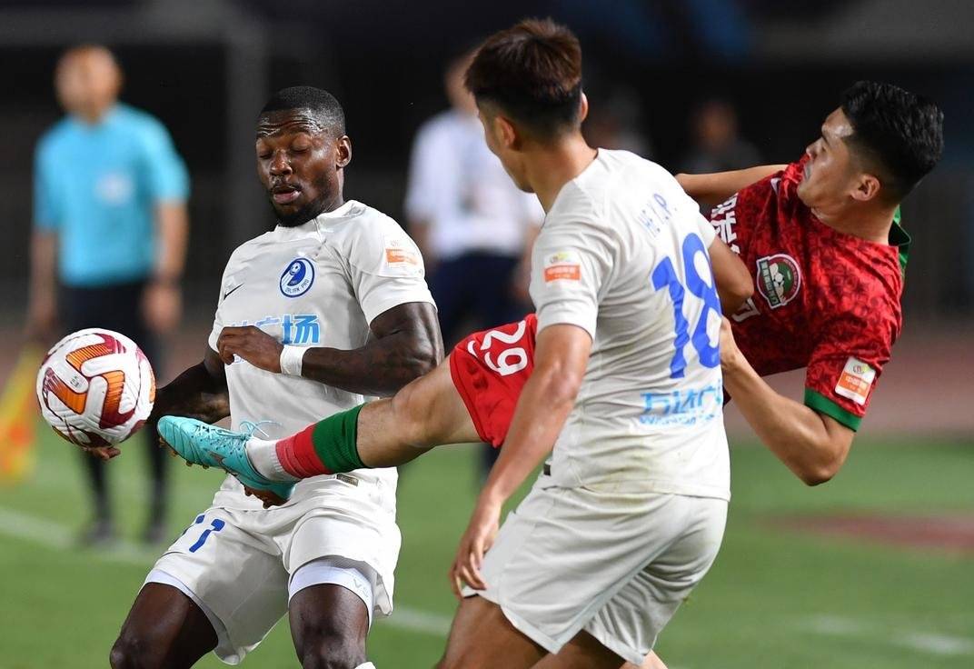 球员状态！一线队队员训练表现获得赞誉