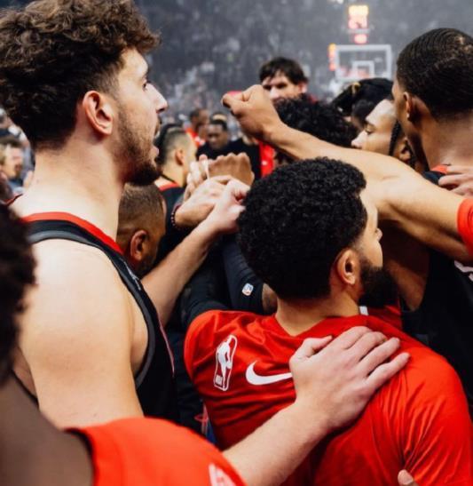 火箭负灰熊，汉达迪两双表现逃脱败局