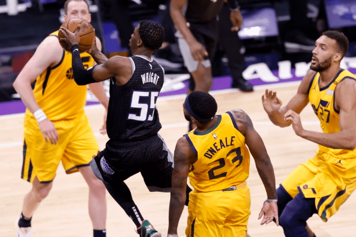 三亿体育体育注册-埃瓦尔攻击力全开，一场狂胜震惊对手的简单介绍